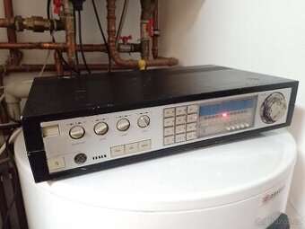 AM/FM stereo přijímač Tesla sólo 638A