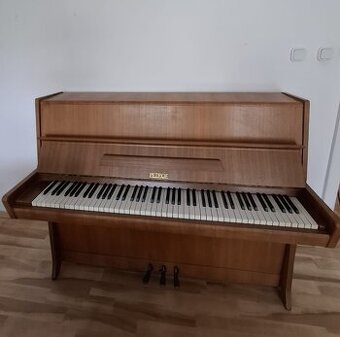 Piano zn. Petrof