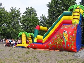 Pronájem nafukovacích skákacích hradů a dalších atrakcí - 1