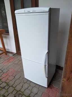 Lednice s mrazákem Amica
