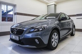 Volvo V40 cross country 2.0 D2 88kW, kamera,výhřev,navi,park