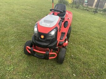 Zahradní traktor sekačka