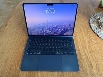 Apple Macbook Air 13” M2 2022 Temně inkoustový - 1