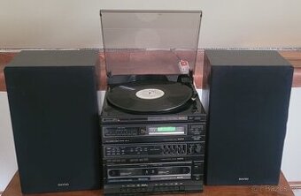 Gramofon SANYO DCX 19 HI-FI STEREO SOUND SYSTEM - DOHODA