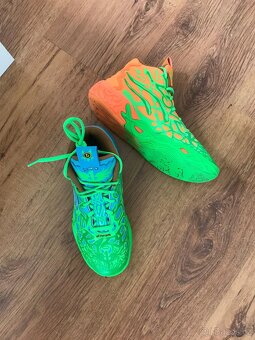 Basketbalove boty - Puma MB.04 Fluro - vel.38