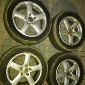 Q7 ALU disky 130x18 vw pneu jen na dojetí