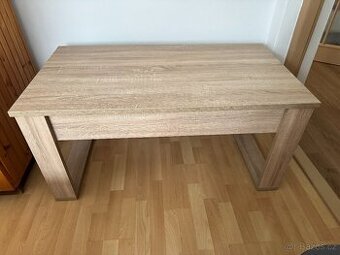 Dřevěný konferenční stolek jako nový