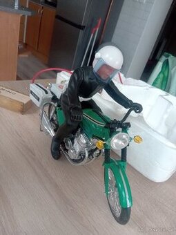 Prodám sběratelský model motorku Honda