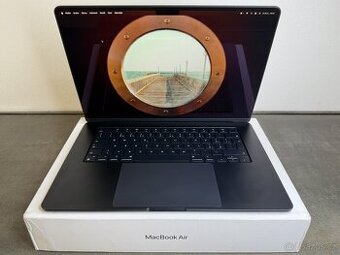 MacBook Air 15'' 2023 / M2 / 8GB / 512GB SSD / Kompletní b