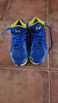 Sálové boty zn. Under Armour vel. 40
