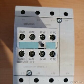 Stykač Siemens 3RT1346-1A + pomocný modul 3RH1921-1FA22