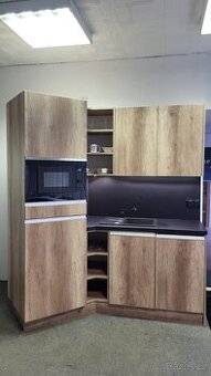 Zánovní kuchyň se spotřebiči lednička, myčka, mikrovlnka - 1