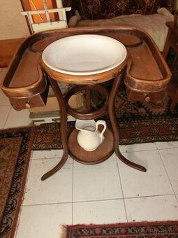 THONET-toaletní stolek