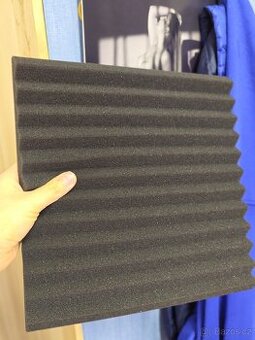 Akustická pěna cca 80ks