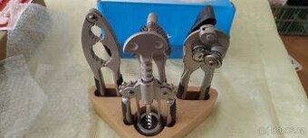 Sada kovových kuch. pomocníků