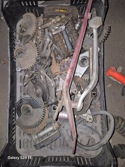 Náhradní díly 219