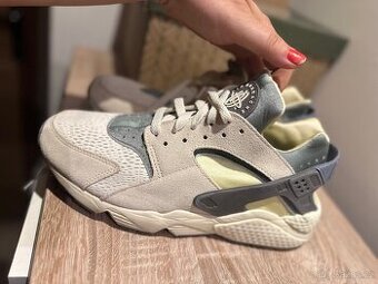 NIKE AIR HUARACHE NH
