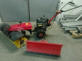 Vari malotraktor, převodovka DSK -317,pluh, těleso, závaží