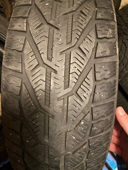 Zimní pneu 215/60/R16 4ks