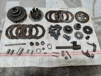 MIX DÍLŮ MOTORU JAWA 175