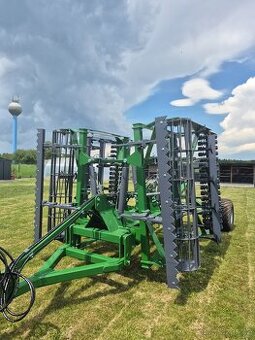 Prodám radličkový kompaktor EM AUC 300