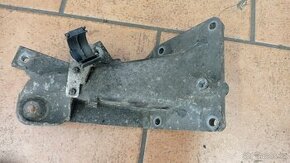 BMW M3 E46  držák motoru  L