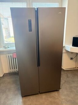 Lednice s mrazákem značky ETA