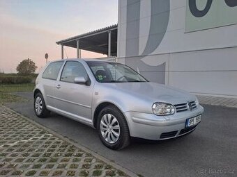Volkswagen Golf, 1.6i 77KW 2.MAJ EXTRA PĚKNÉ