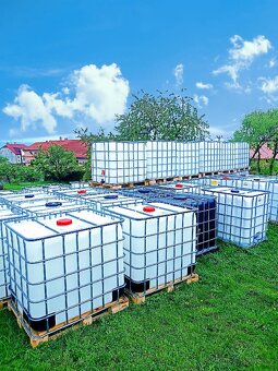 IBC nádrže na vodu - 1000 litrů - zánovní