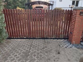 prodám použitou pojezdovou bránu a branku - 1