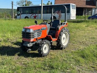 Malotraktor Kubota B92