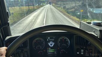 Scania R560 tridem sklápěč
