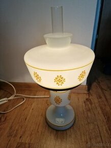 Retro elektrická "petrolejová" lampa