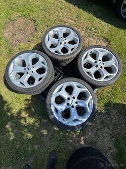 Kola Ford ST225 R18