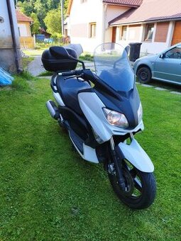 Yamaha xmax 125