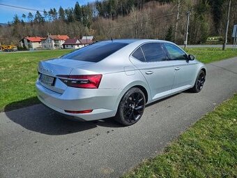 Superb 3 facelift rv2020 naj 105 tis.km ČR metrix