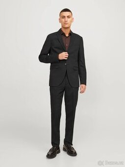 Značkový Oblek Jack & Jones vel. 46