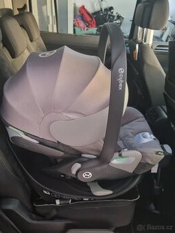 Autosedačka Cybex s otočnou základnou