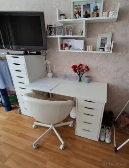 Sestava do studentského pokoje IKEA