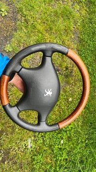 Dřevěný volant Peugeot 406