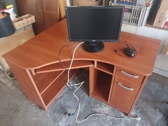 Rohový PC stůl