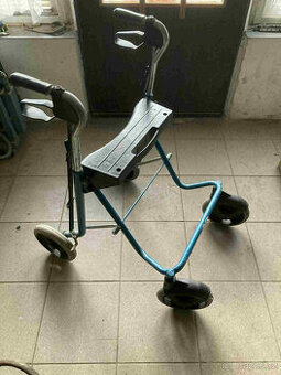 Chodítko pro seniory a důchodce  - zdarma