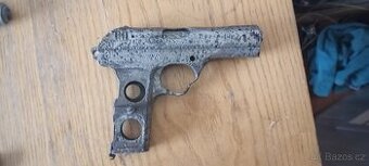 Torzo pistole čz