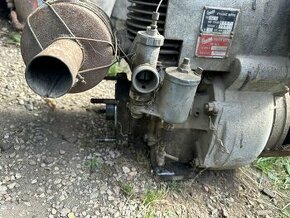 benzinový motor Stratilek