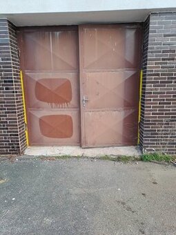 Garážová vrata plechové