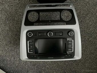 Škoda Octavia 2 / Superb 2 / autorádio s navigací AMUNDSEN M