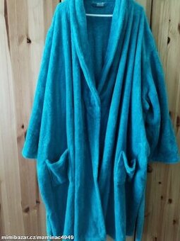 Prodám luxusní nový dámský župan z.Harmony v.66/68 PC 2499,-