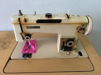 šicí stroj Lučnik