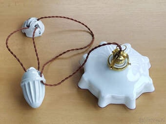 Starý stahovací lustr / stahovačka s dobovým stínidlem