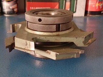 Stavitelná sada fréz.